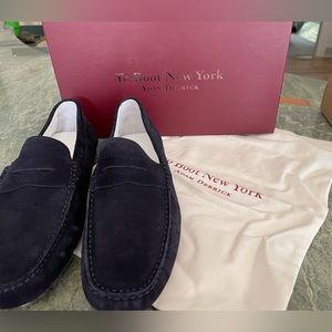 Brand new, never worn Men’s suede loafers size 9.5